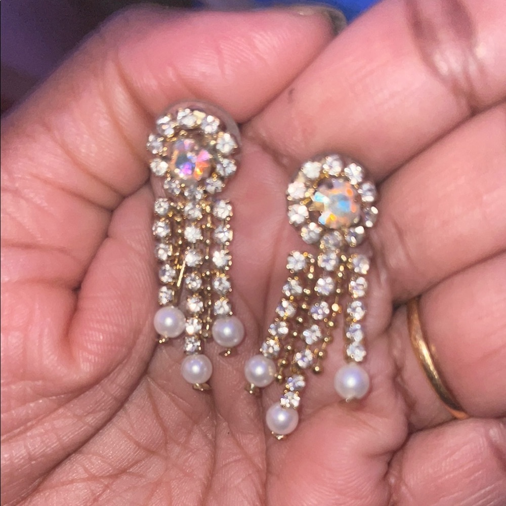 Elegant Vintage Gold and Pearl Drop Earrings